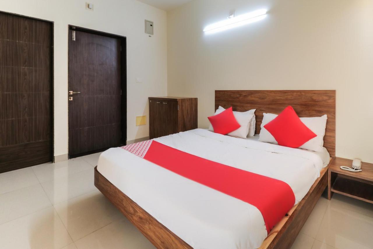 Oyo 63903 Hotel Shree Ram Villa ทวารกา ภายนอก รูปภาพ